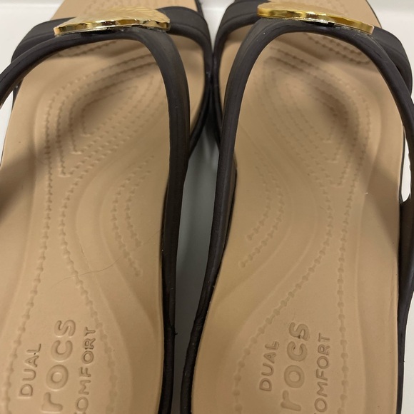 Women’s size 7 Crocs Sanrah Wedge Sandal - Picture 4 of 4